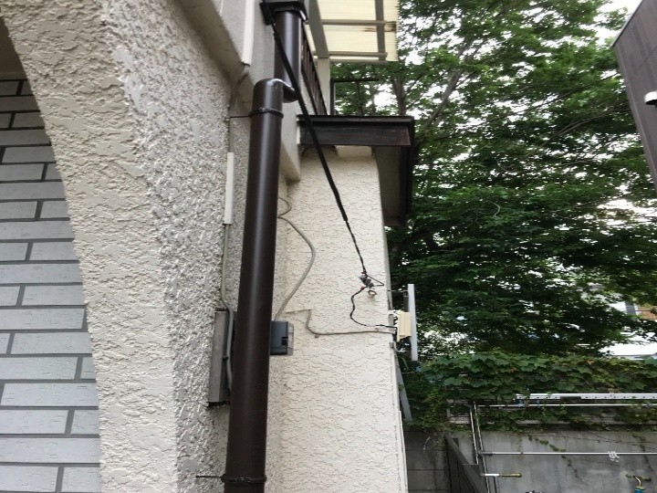 雨樋の破損も交換して修復