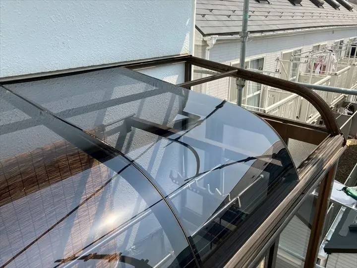 新規のポリカーボネート平板を取付け