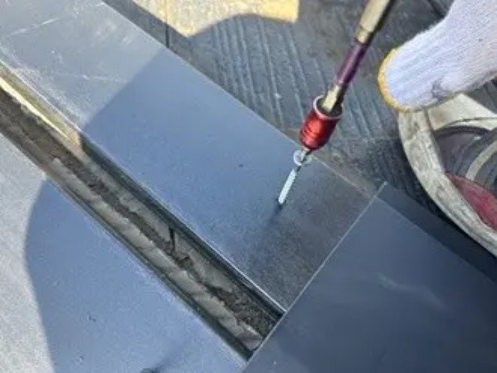 樹脂貫板の設置