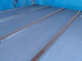 ガルバリウム鋼板の重ね葺き後の状態