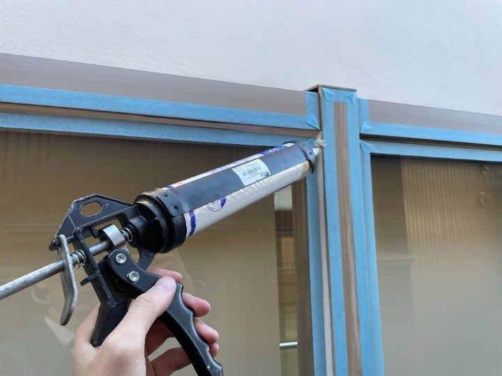 コニシ株式会社製のシリコンシーラントを使ったシーリング処理