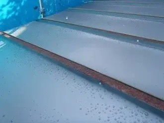 ガルバリウム鋼板を重ね葺き