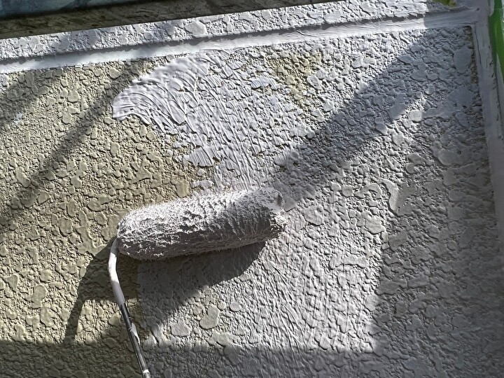 「水性ソフトサーフSG」で下塗り