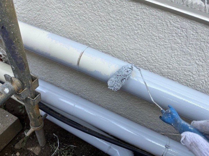 上塗りにエスケー化研株式会社製の「クリーンマイルドウレタン」を使用