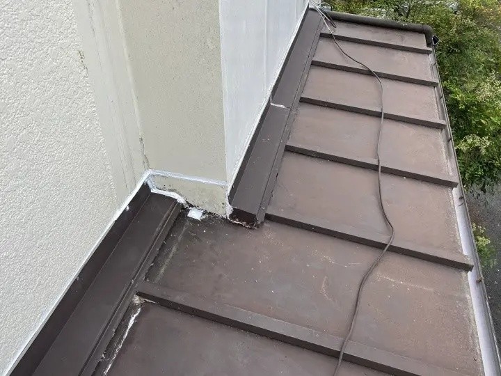 部分補修工事後の下屋根