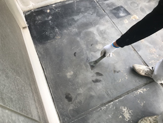 ベランダ床の清掃