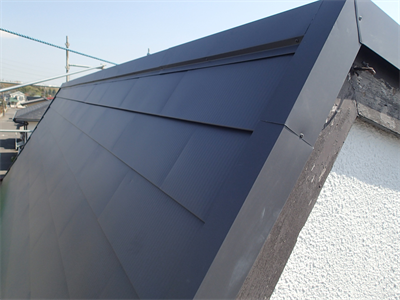 金属屋根材でのカバー工事