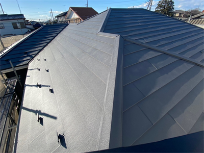 スーパーガルテクトでの屋根カバー工法