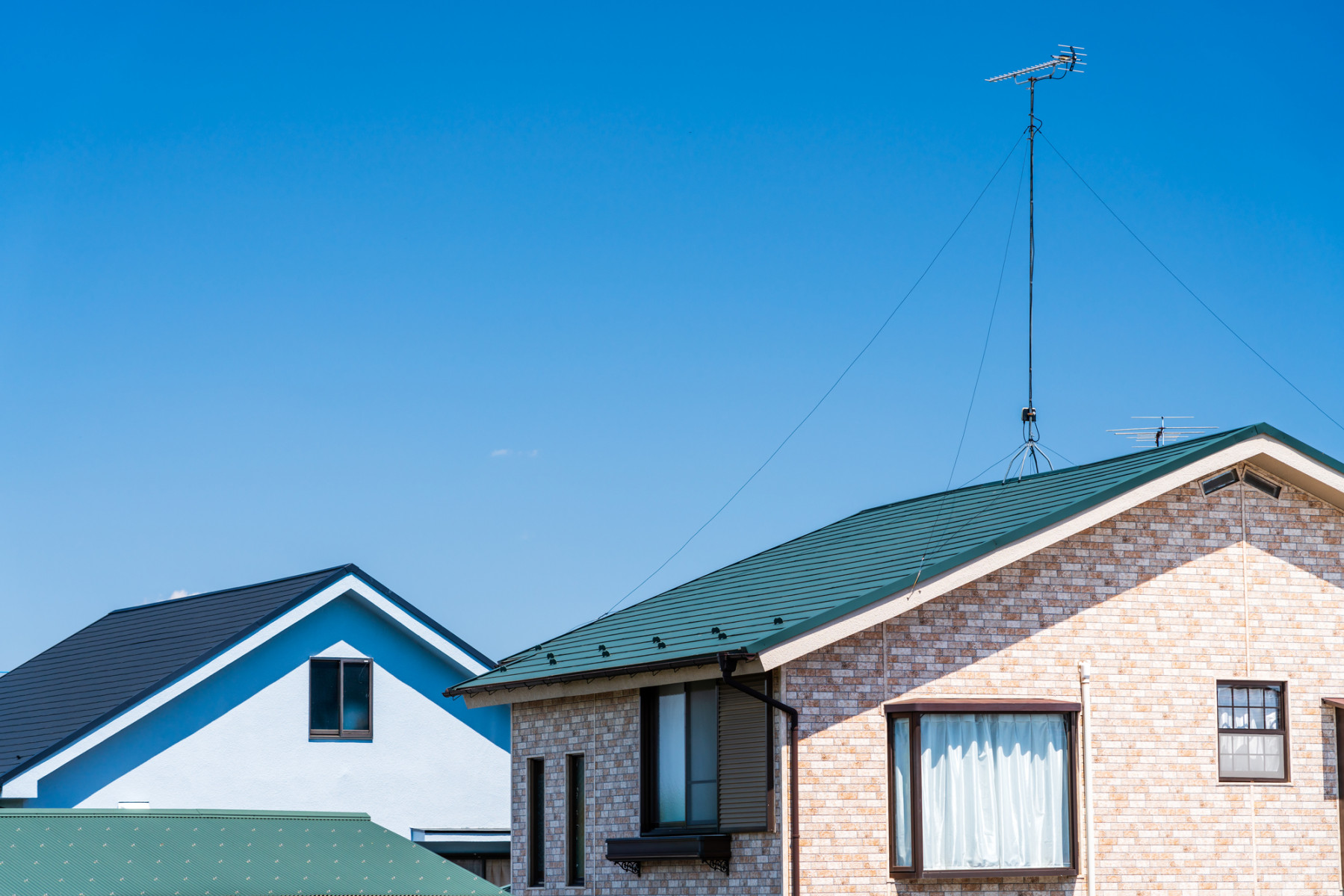 切妻屋根の住宅