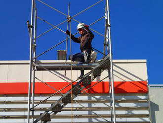 足場仮設が完了