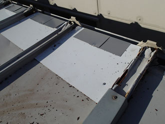 ハゼを撤去後屋根の補強