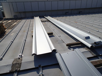 新規屋根材の取り付け