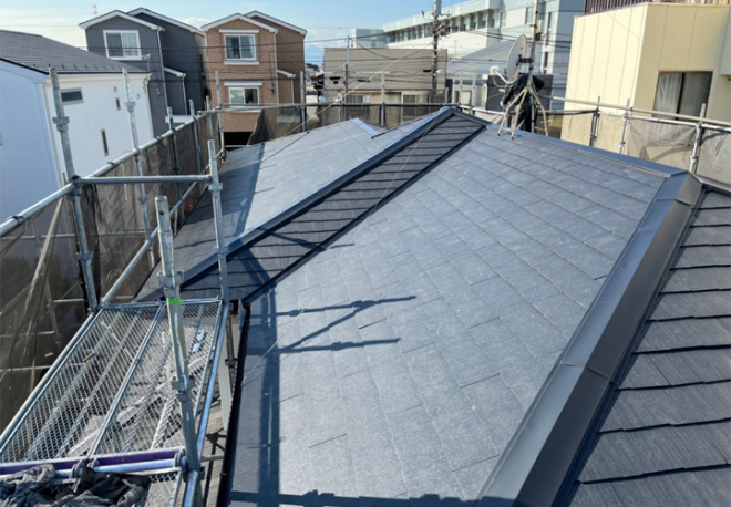 葺き替え工事で生まれ変わったスレート屋根