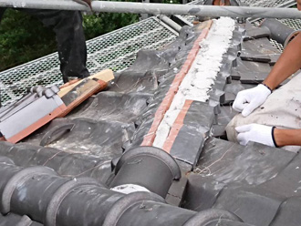 伊勢原市上粕屋の棟取り直し工事、台風被害からの修復と美観向上