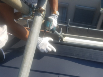 横浜市中区立野にて雨漏りしている屋根をOZルーフで屋根カバー工法