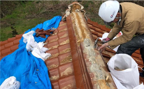 棟瓦取り直し（積み直し）工事