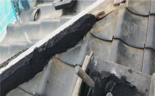 芯材の周りに南蛮漆喰を塗り固める