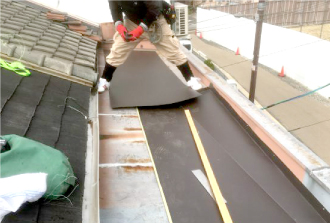 錆びが広がった板金をステンレス製のものに交換