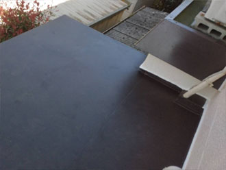 竣工後の玄関庇の様子