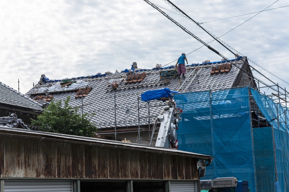 瓦屋根の工事