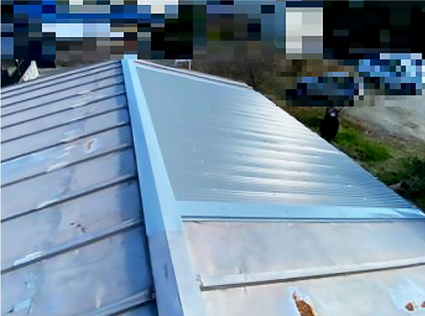 飛散した部分の屋根葺き替えが完了