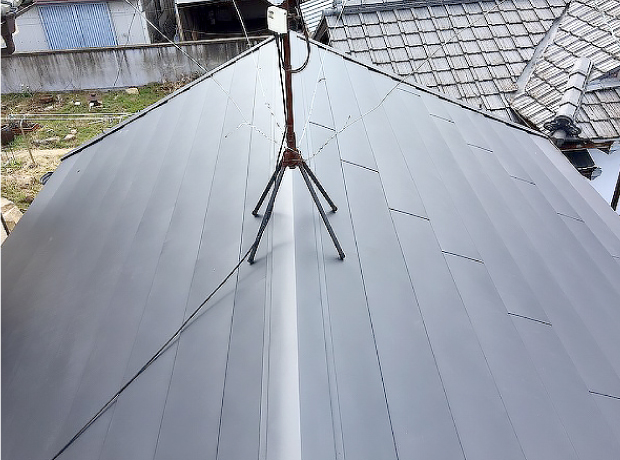 温暖ルーフに葺き替え見た目も綺麗になった施工後の屋根