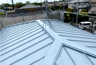 縦葺きで施工した新しい屋根