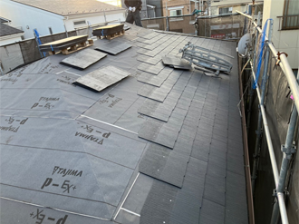 コロニアルグラッサを屋根に敷設