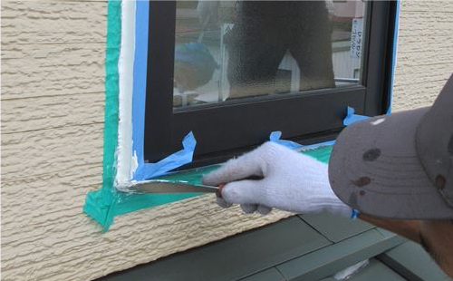 サッシ周りのコーキング補修