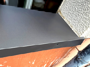 ガルバリウム鋼板で新しく施工した笠木