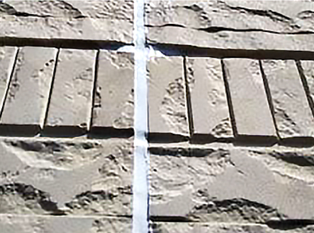 目地にしっかりとシーリングが充填された施工後の外壁