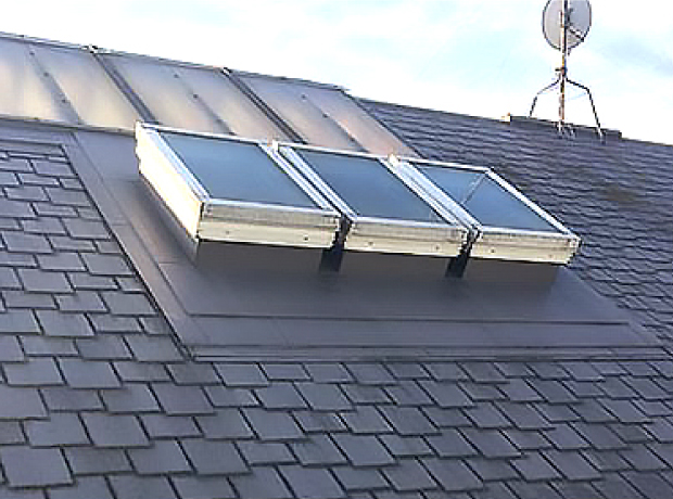 施工前の3つ並んだ古い天窓