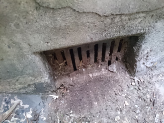 バルコニー排水口の傷み