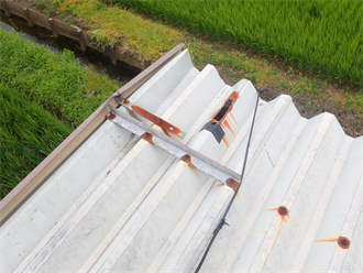 折板屋根の破損