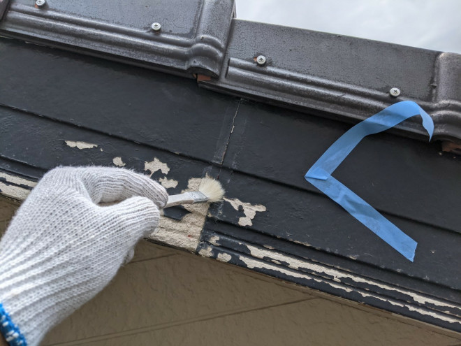 春日井市での破風板修理のプライマー塗り