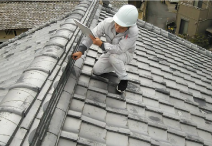 屋根調査の様子