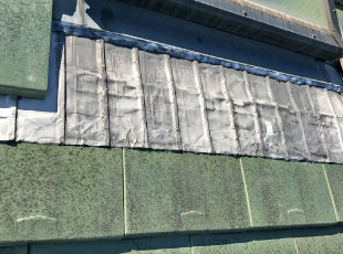 天窓の水下スカートを補修