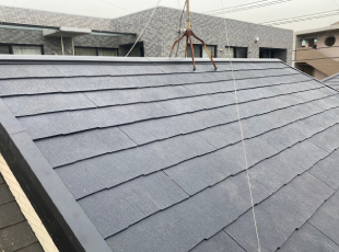 天窓を撤去し、新しい屋根に葺き替えを行いました