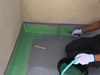 防水層の上からトップコートで塗装