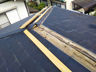 棟板金を外すと貫板はとても綺麗な状態でした