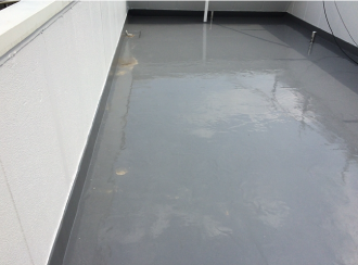 防水層保護のためのトップコート塗布