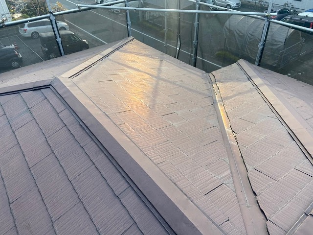 瓦の継ぎ目に隙間がない屋根