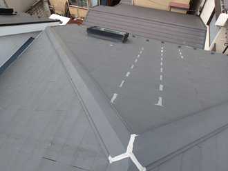 スレートの割れなどを確認